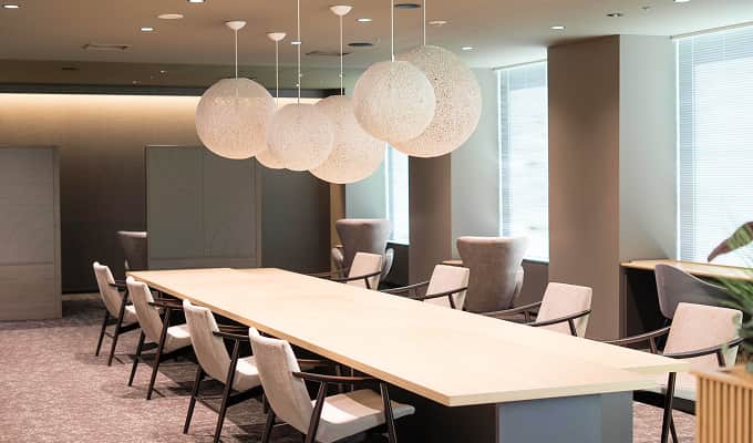 横に流れる画像 3